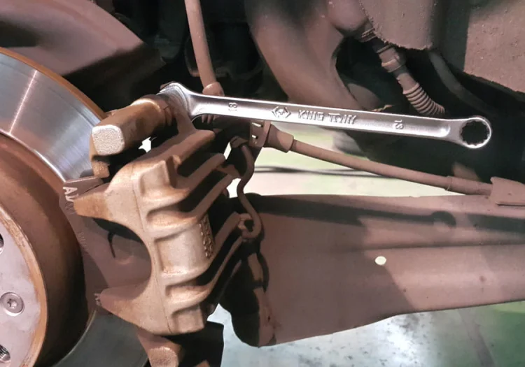 761573134d81524d1abd453416ee1594