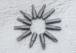 ZESTAW BITÓW 1/4" 32cz. Z UCHWYTEM 7702-25 +753-63, PŁASKIE 3 - 6mm, PH1-PH3, PZ1- PZ3, HEX 3 - 6mm, TORX T10 -T40 King Tony 1032CQ