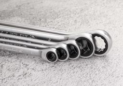 KLUCZ OCZKOWY DWUSTRONNY Z GRZECHOTKĄ JEDNOKIERUNKOWĄ 72 ZĘBY 230 x 17mm x 19mm King Tony 37361719M